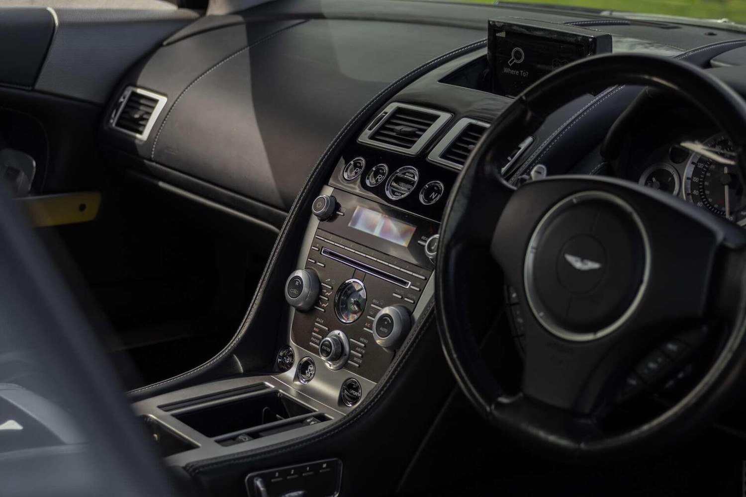 Used Aston Martin DB9 2015 for sale - 78112091: Photo 60