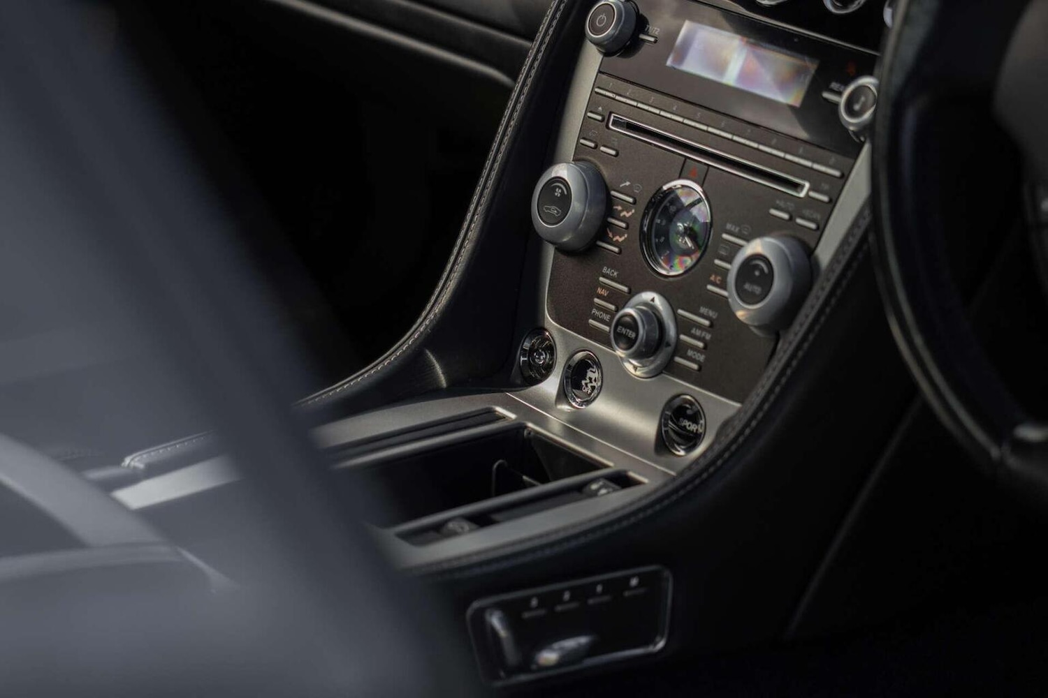 Used Aston Martin DB9 2015 for sale - 78112091: Photo 61