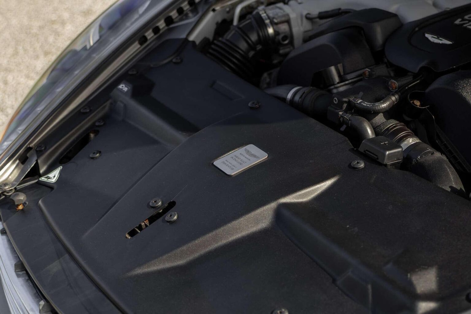 Used Aston Martin DB9 2015 for sale - 78112091: Photo 63