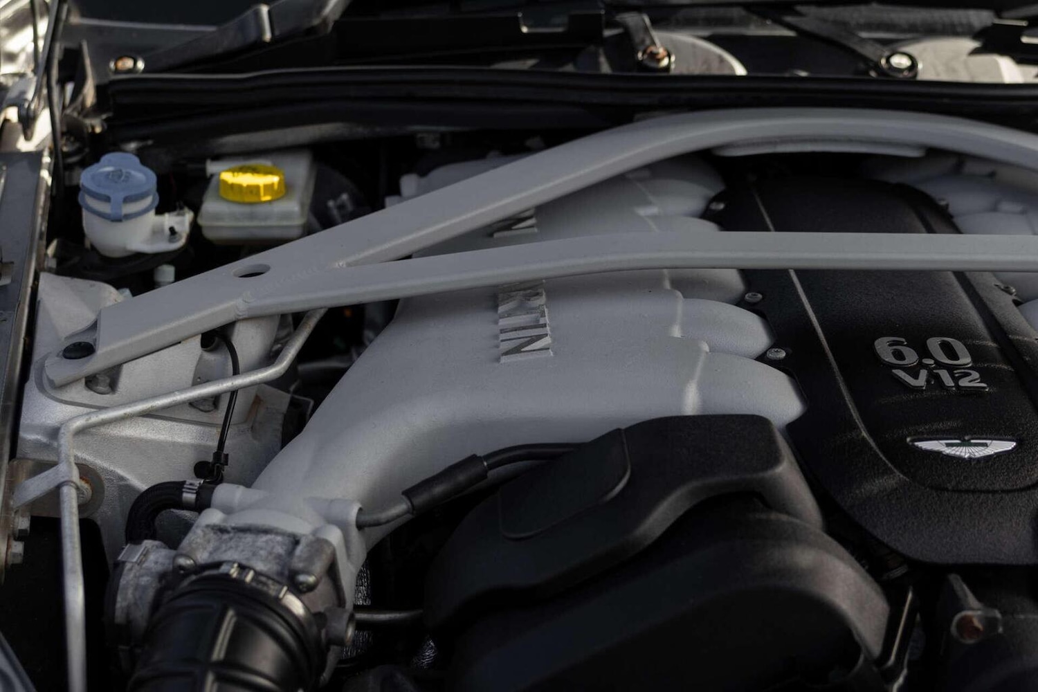 Used Aston Martin DB9 2015 for sale - 78112091: Photo 64