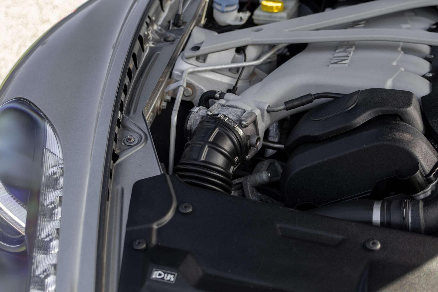 Used Aston Martin DB9 2015 for sale - 78112091: Photo 65