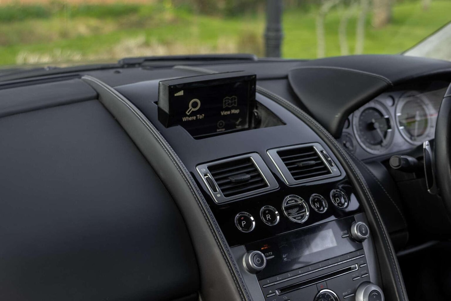 Used Aston Martin DB9 2015 for sale - 78112091: Photo 7