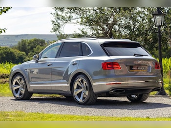 Used Bentley Bentayga 2016 for sale - 79168040: Photo
