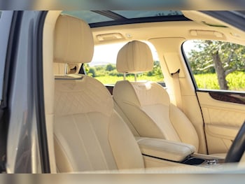 Used Bentley Bentayga 2016 for sale - 79168040: Photo
