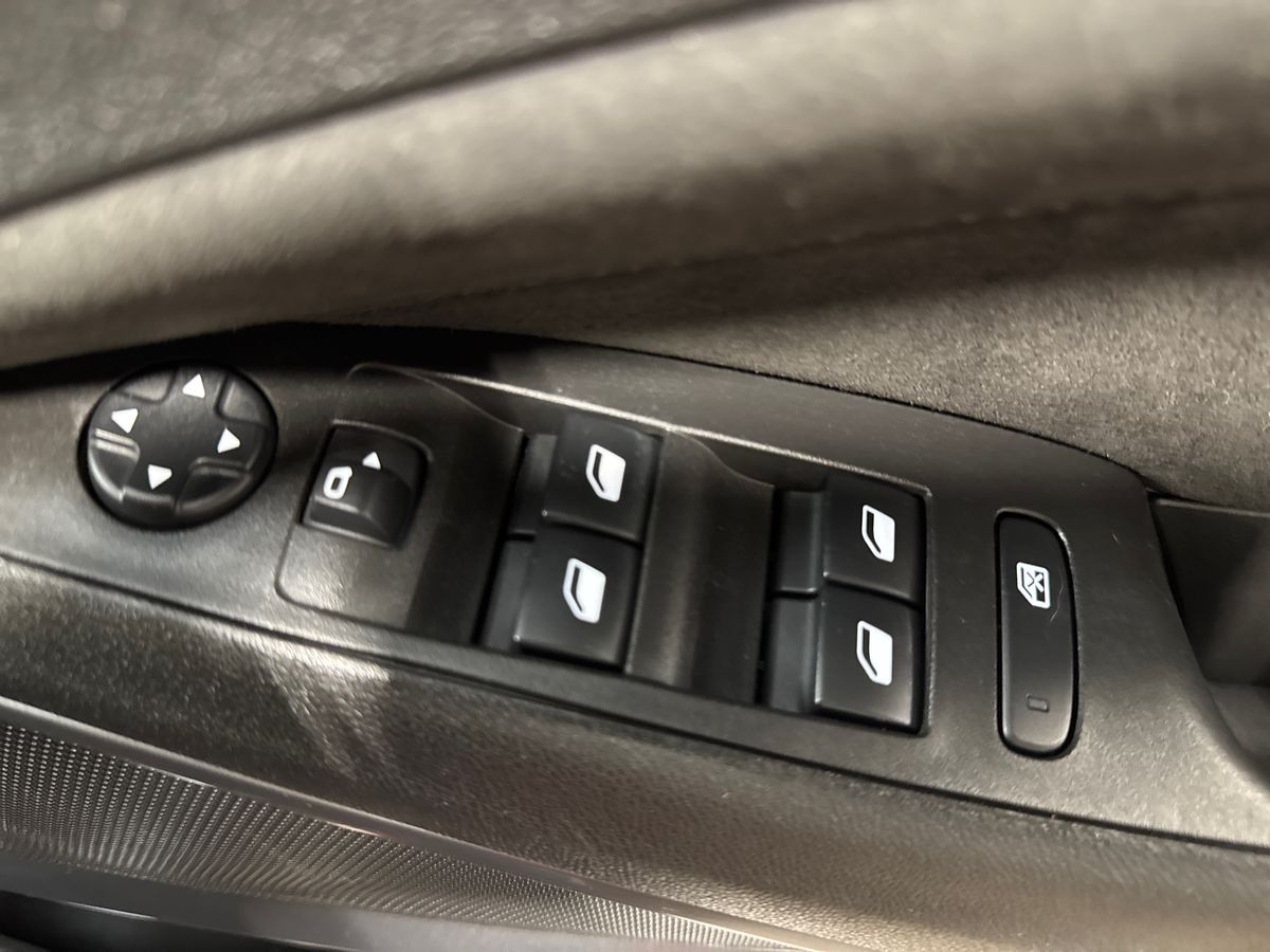 Used Vauxhall Crossland 2022 for sale - 77145857: Photo 24