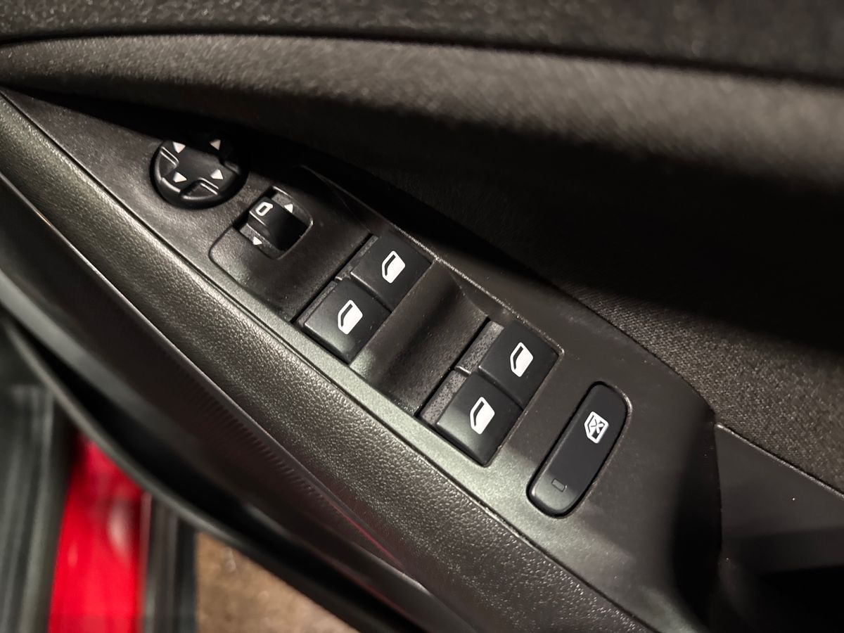 Used Vauxhall Crossland 2024 for sale - 76602865: Photo 24