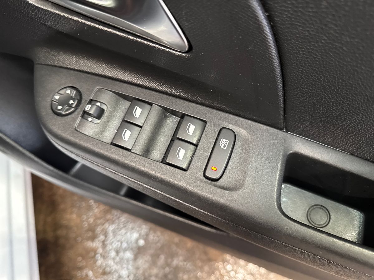 Used Vauxhall Corsa 2022 for sale - 76272838: Photo 24