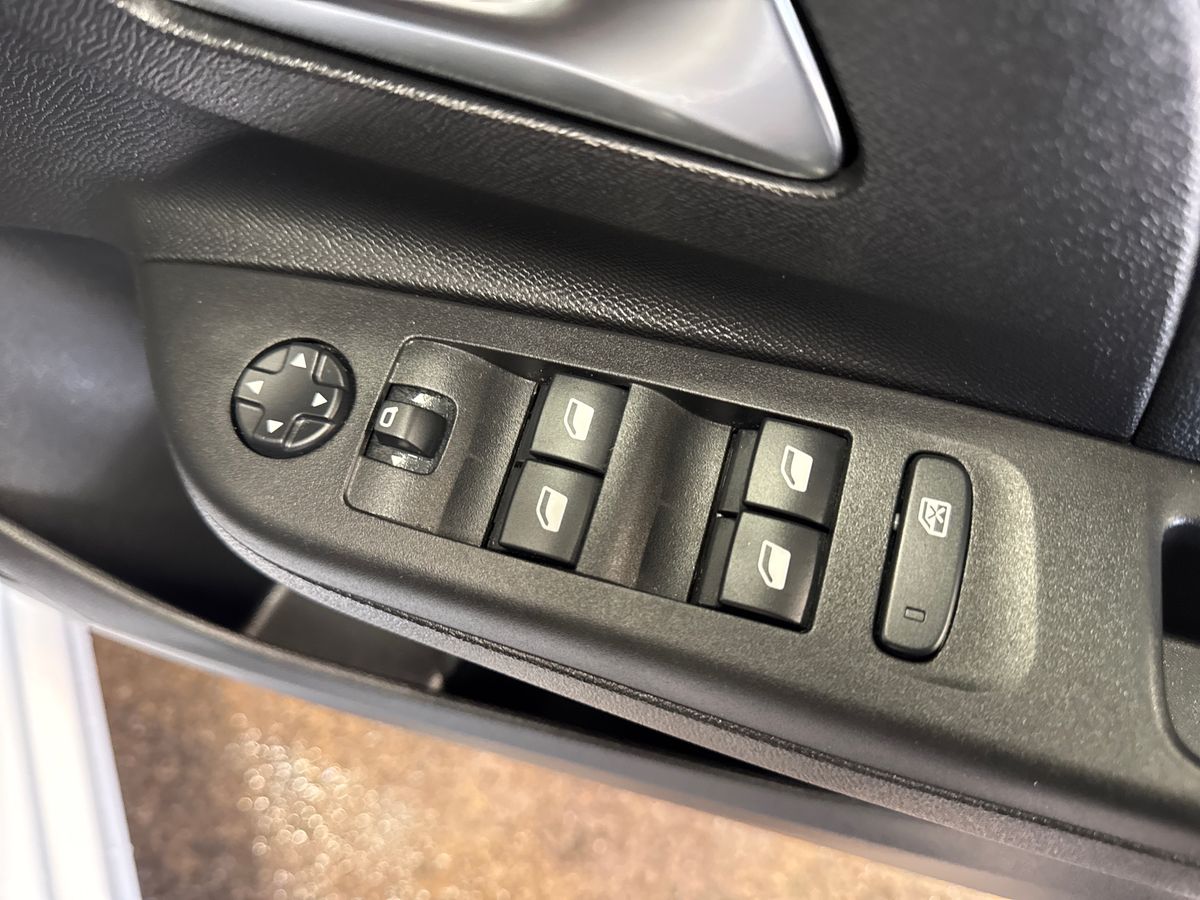 Used Vauxhall Corsa 2023 for sale - 77927357: Photo 19