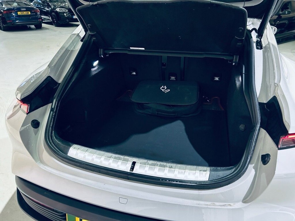 Used Porsche Taycan 2022 for sale - 77072458: Photo 27