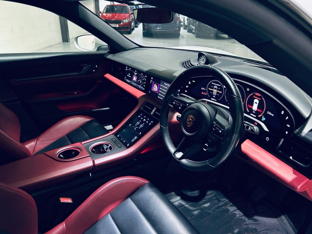 Used Porsche Taycan 2022 for sale - 77072458: Photo 4