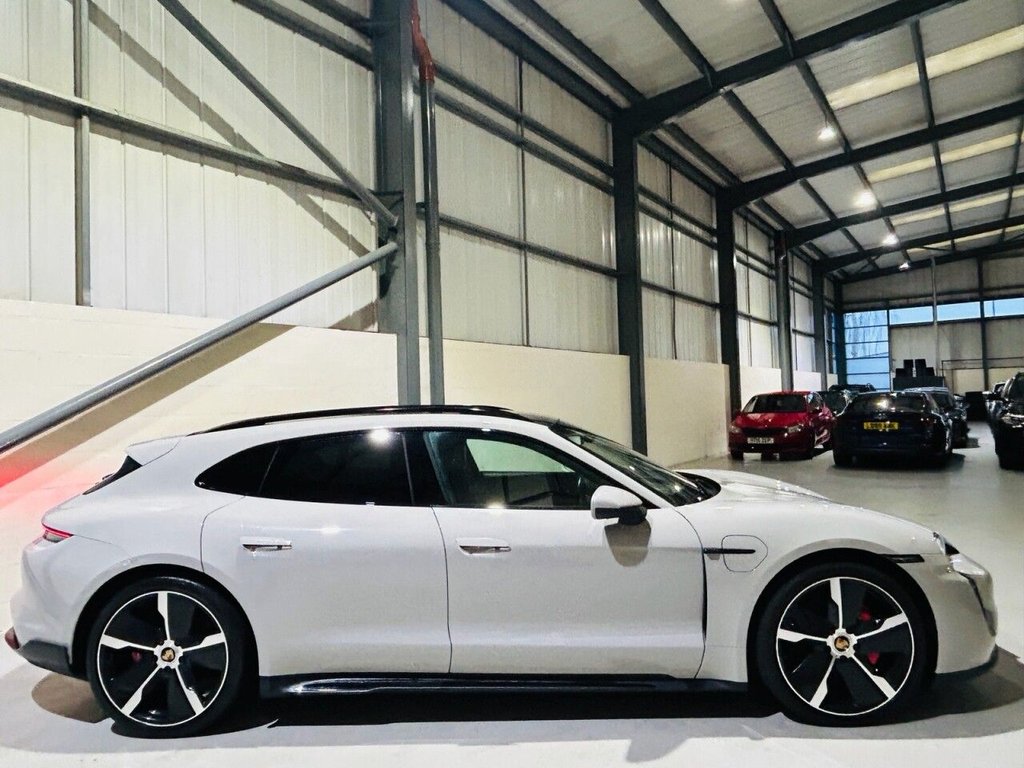 Used Porsche Taycan 2022 for sale - 77072458: Photo 5