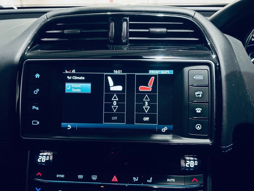 Used Jaguar XE 2018 for sale - 77072560: Photo 25