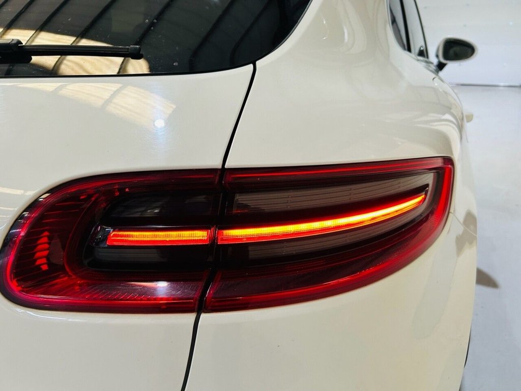 Used Porsche Macan 2016 for sale - 77072358: Photo 2