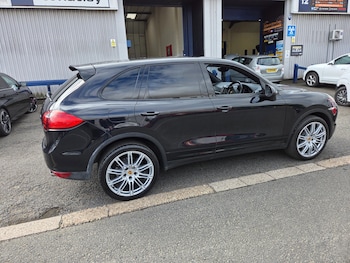 Used Porsche Cayenne 2012 for sale - 77896594: Photo