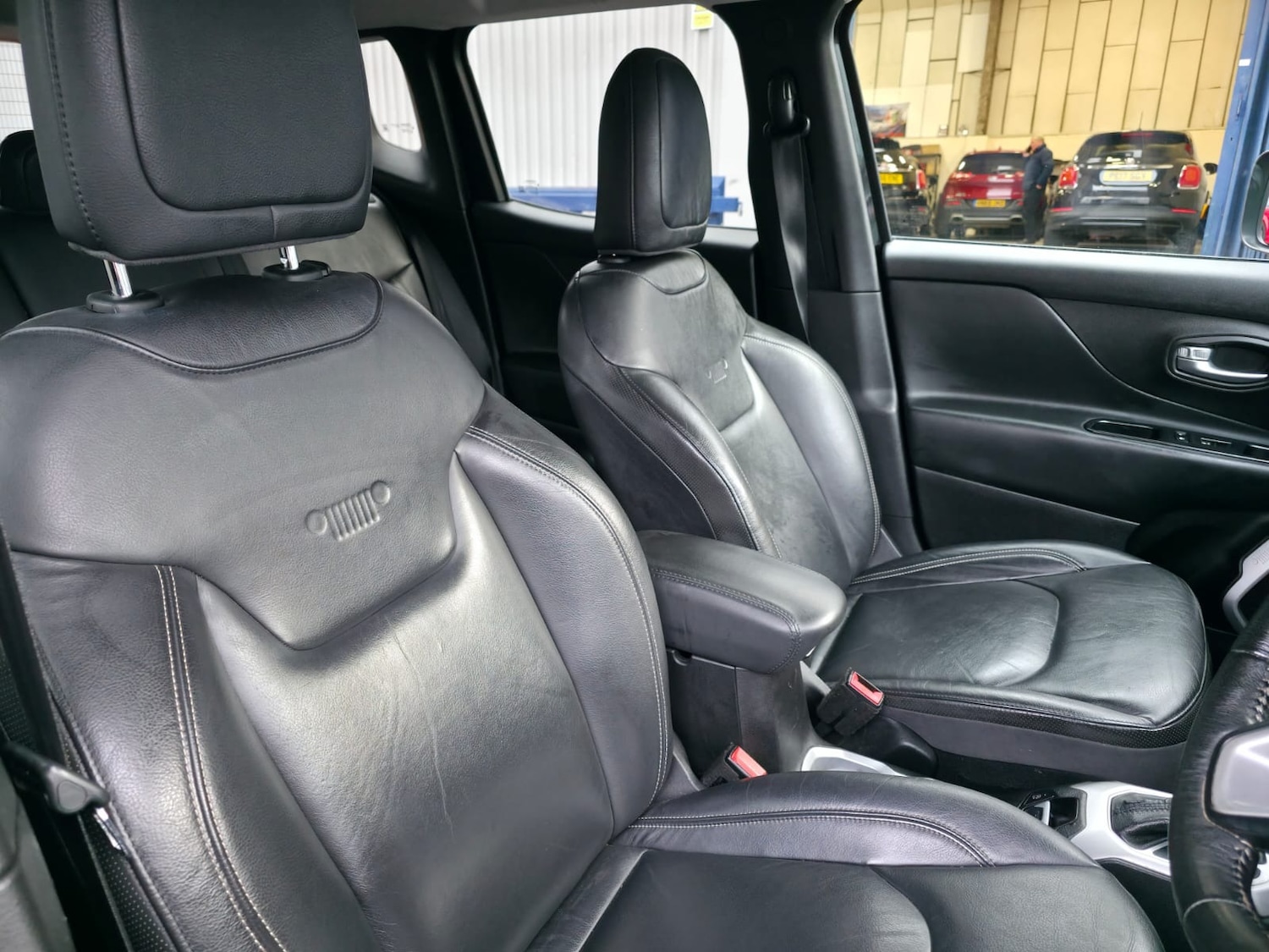 Used Jeep Renegade 2016 for sale - 76669496: Photo 8