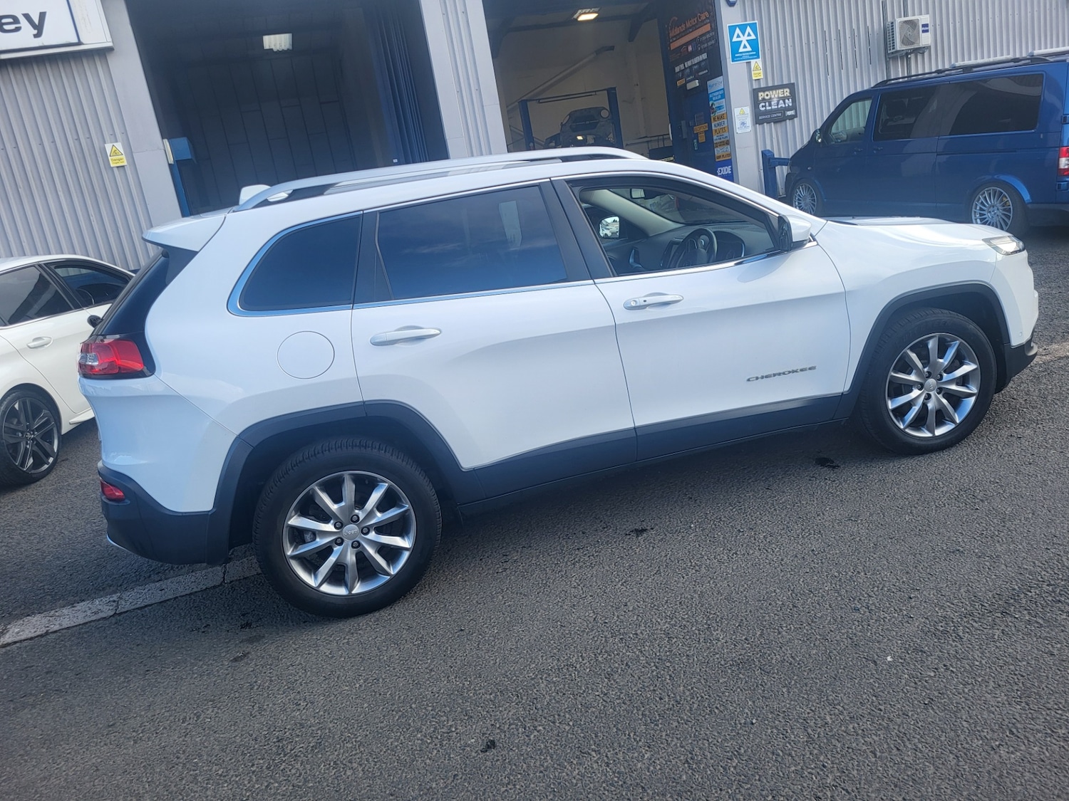 Used Jeep Cherokee 2018 for sale - 77878069: Photo 4
