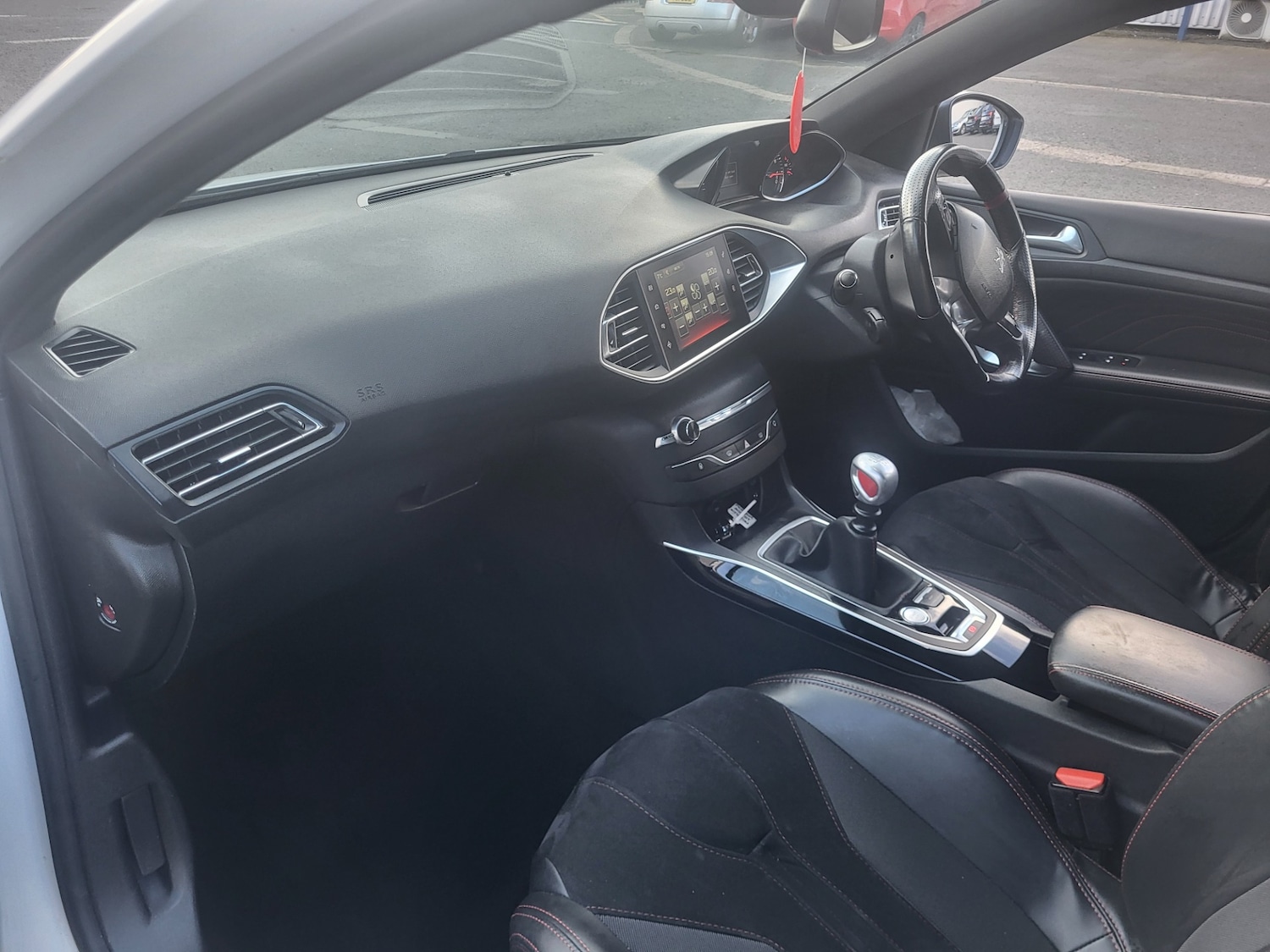 Used Peugeot 308 2016 for sale - 77873388: Photo 11