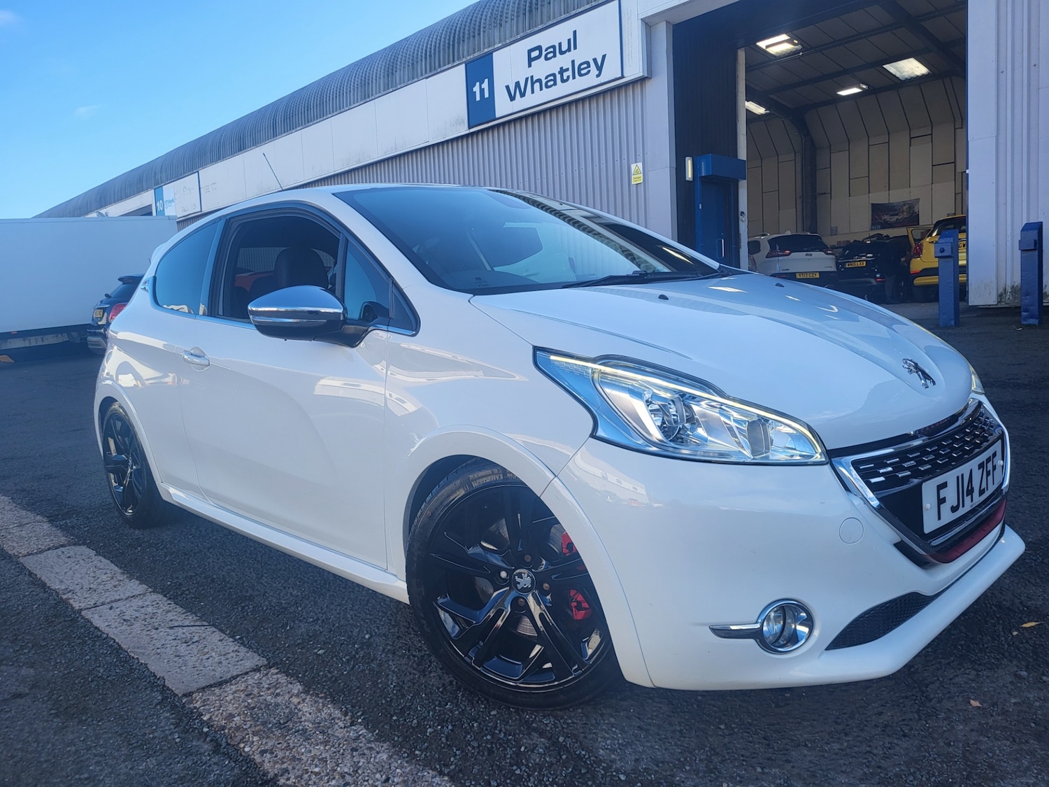 Used Peugeot 208 2014 for sale - 76130373: Photo 1