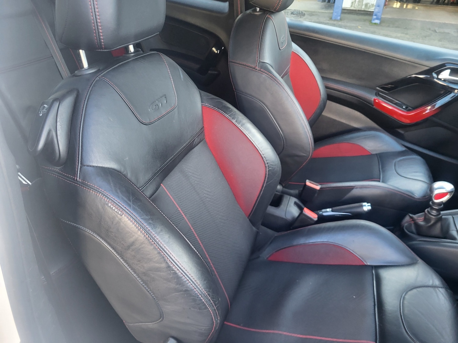 Used Peugeot 208 2014 for sale - 76130373: Photo 10