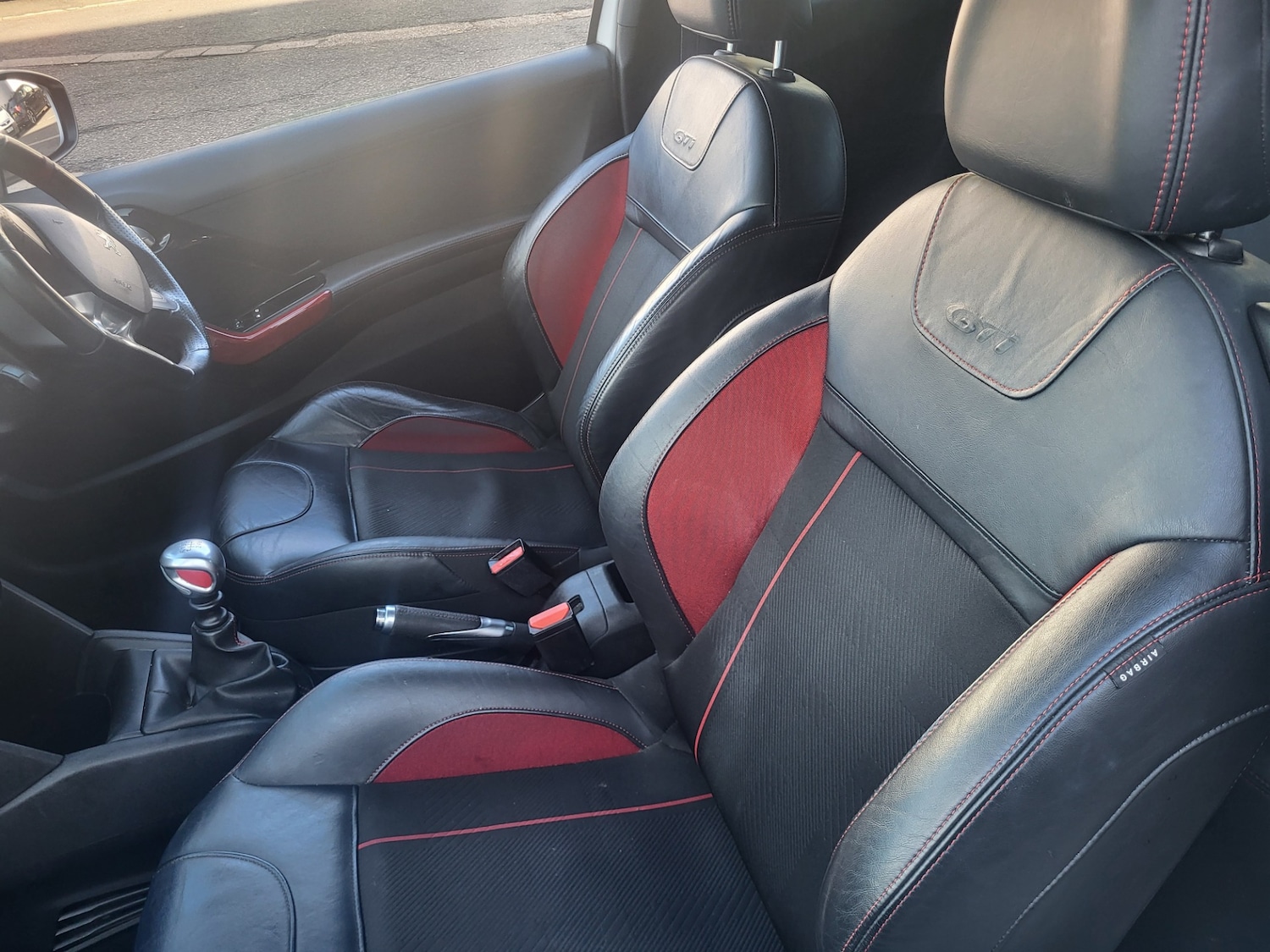 Used Peugeot 208 2014 for sale - 76130373: Photo 13