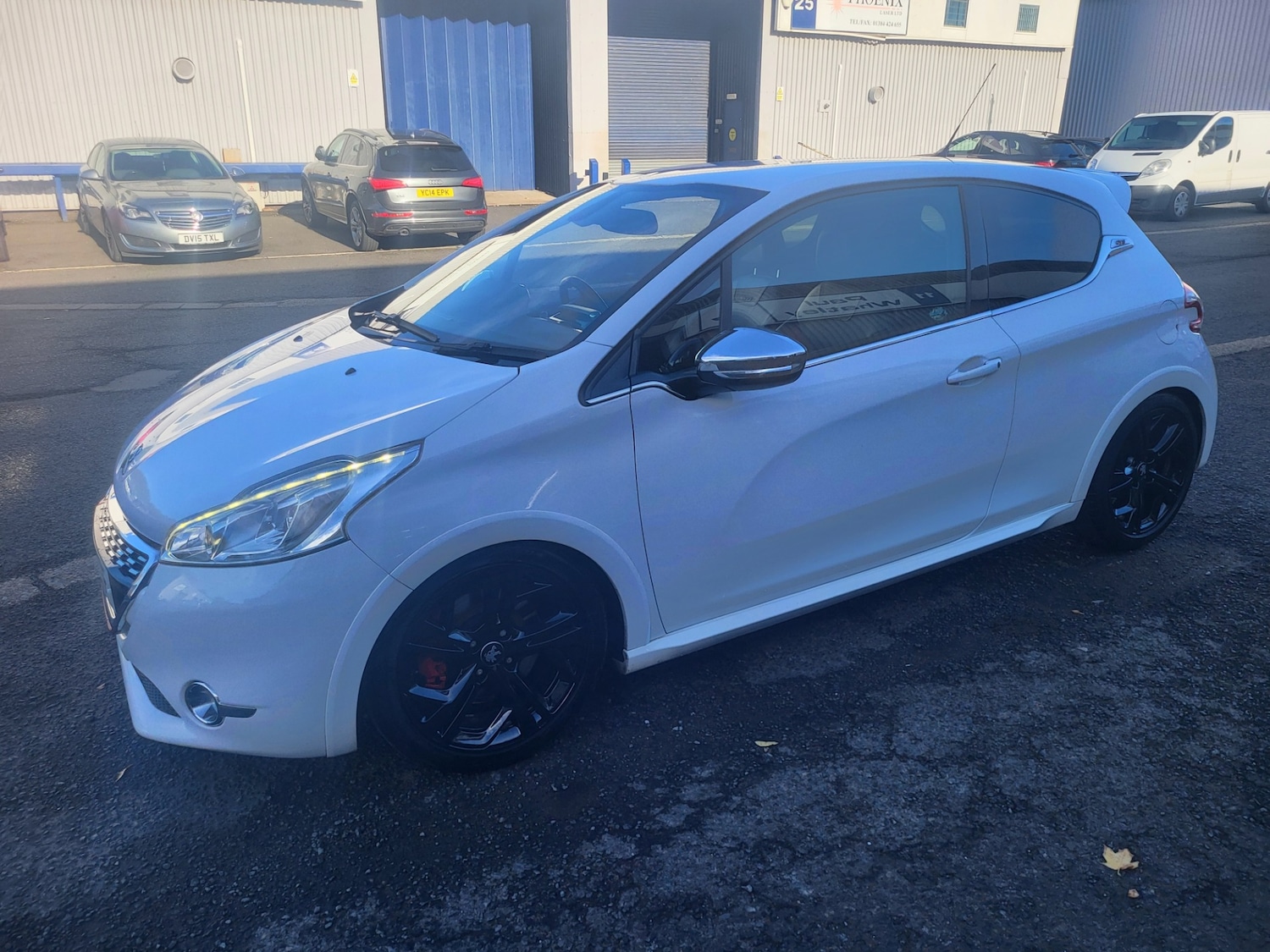 Used Peugeot 208 2014 for sale - 76130373: Photo 6