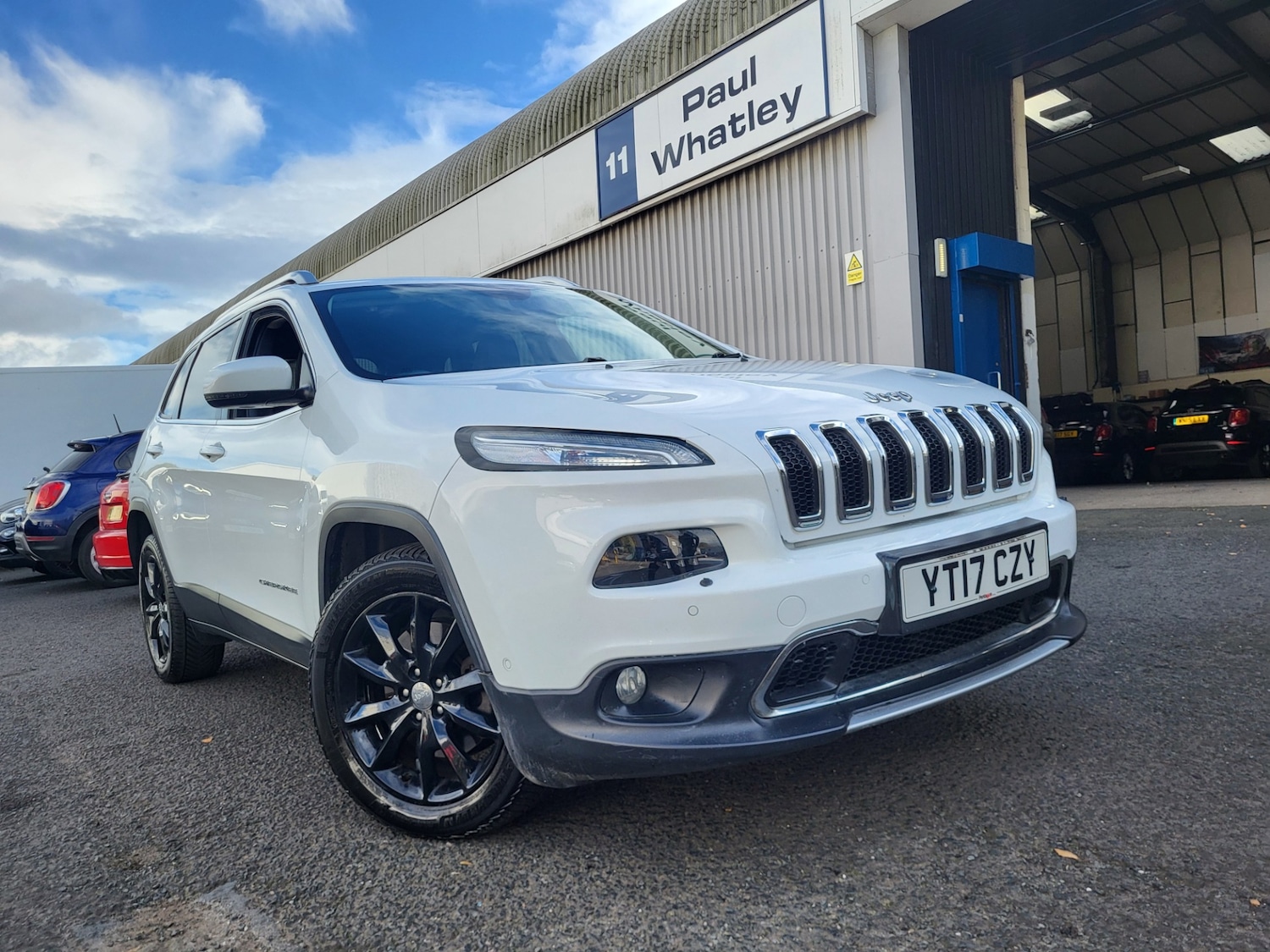 Used Jeep Cherokee 2017 for sale - 76130363: Photo 1