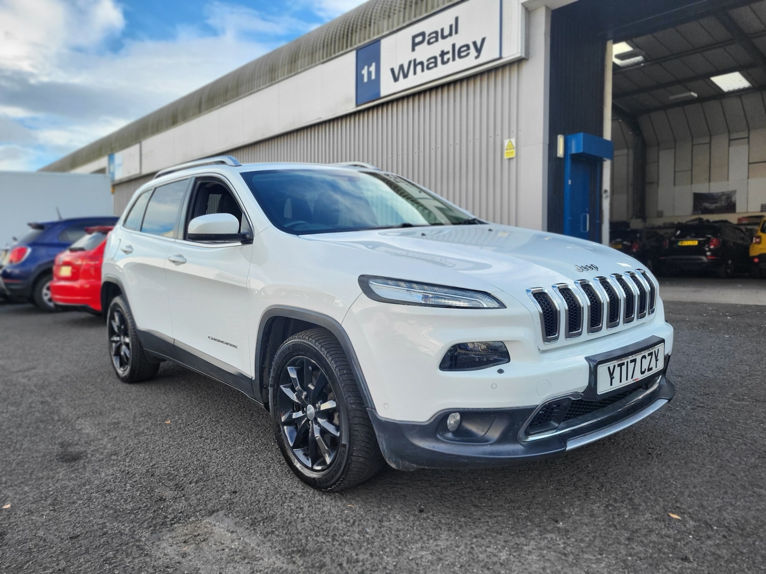 Used Jeep Cherokee 2017 for sale - 76130363: Photo 2