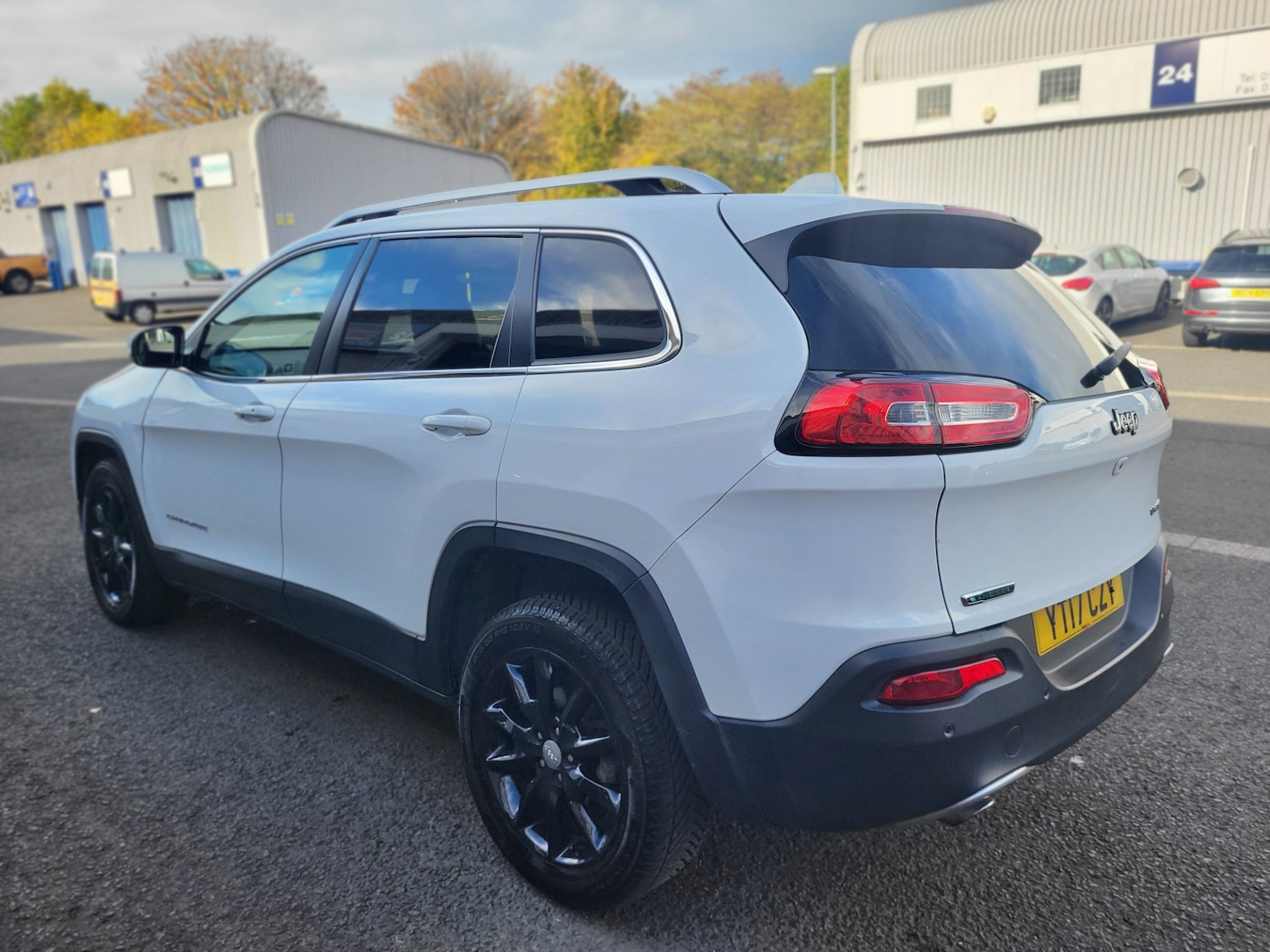 Used Jeep Cherokee 2017 for sale - 76130363: Photo 5