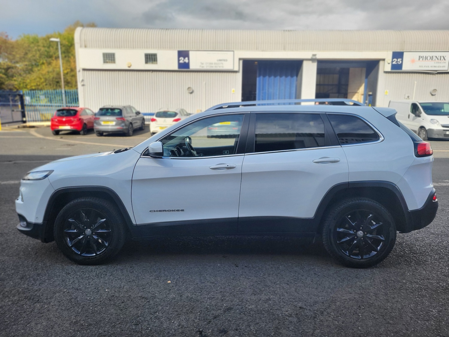 Used Jeep Cherokee 2017 for sale - 76130363: Photo 6