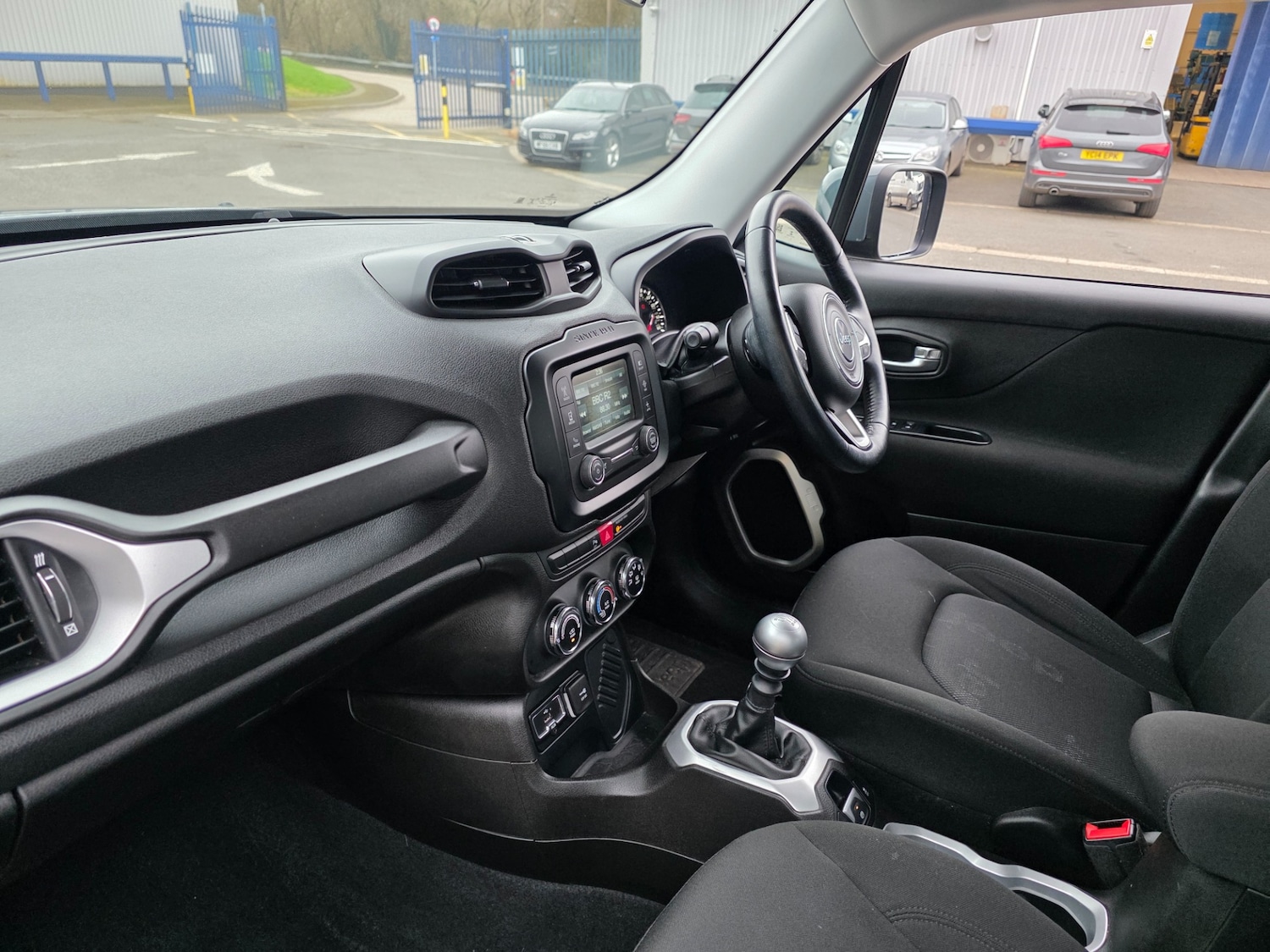 Used Jeep Renegade 2018 for sale - 77536098: Photo 12