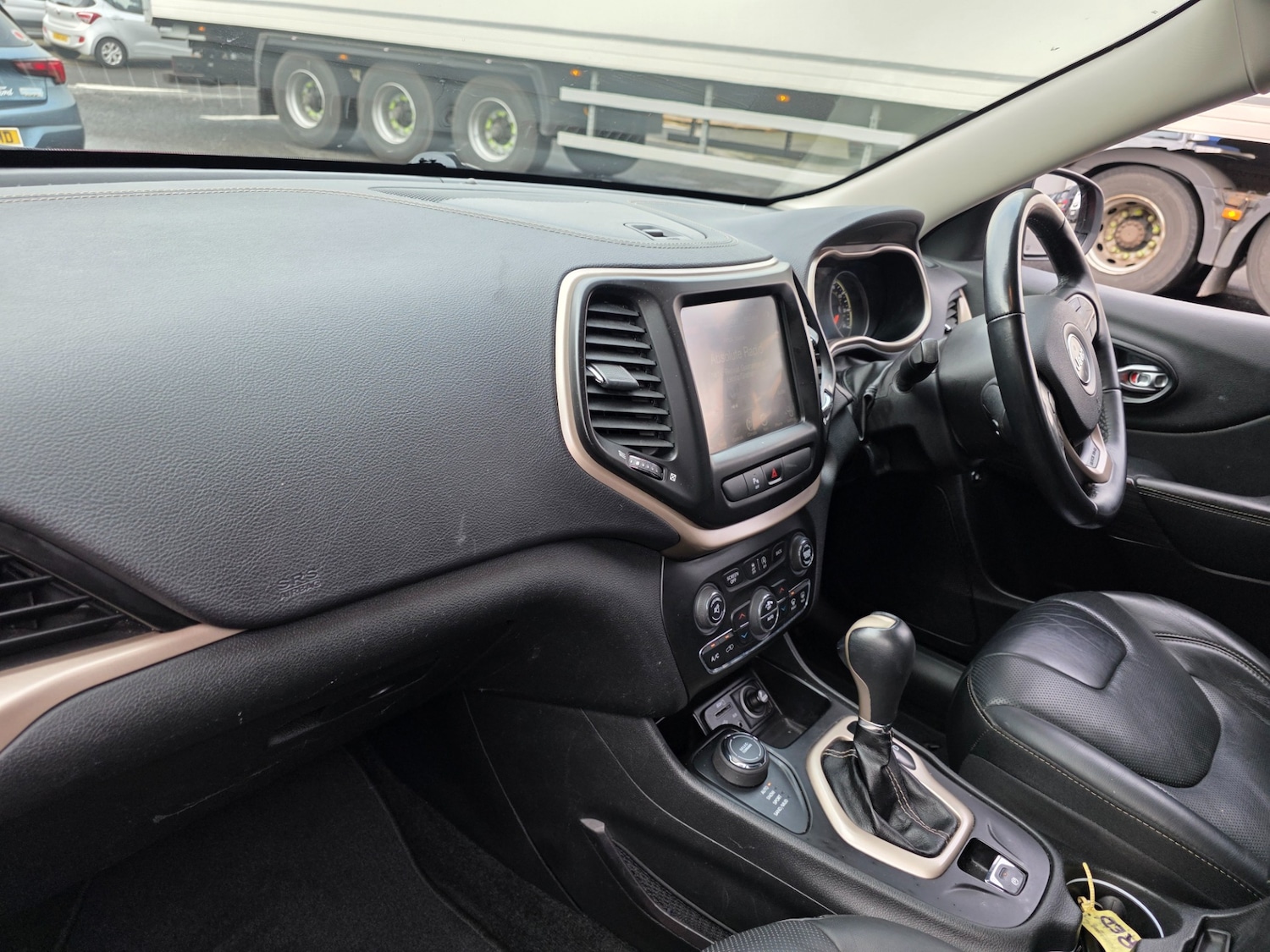 Used Jeep Cherokee 2015 for sale - 76287396: Photo 10