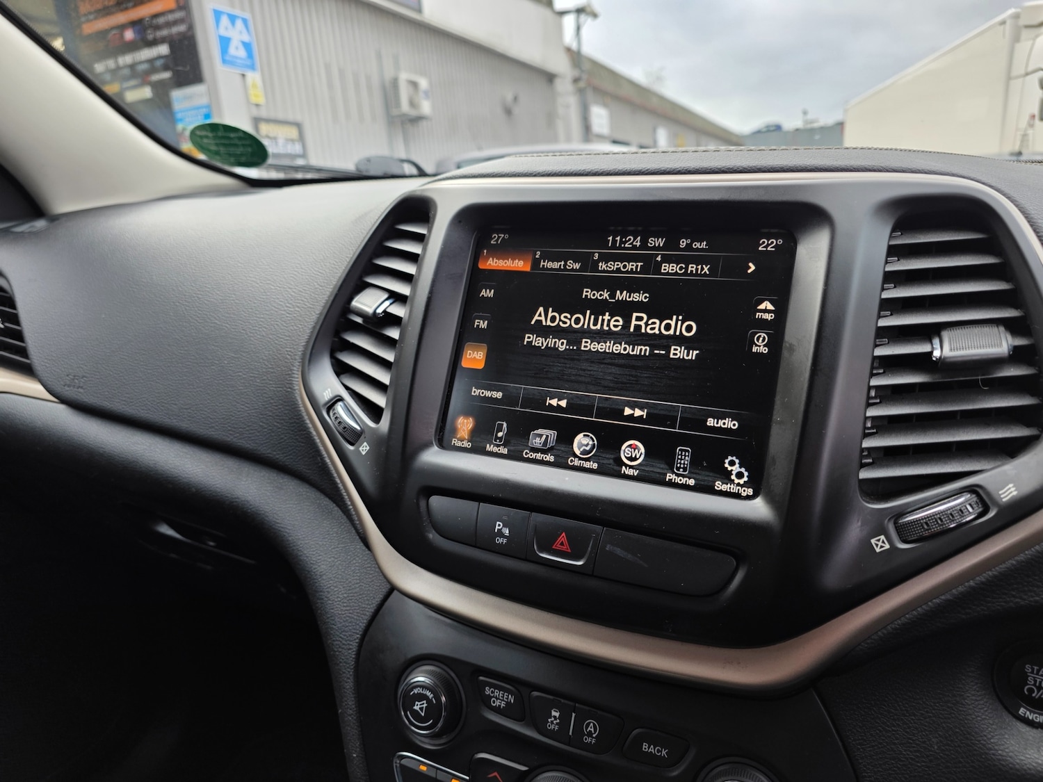 Used Jeep Cherokee 2015 for sale - 76287396: Photo 14