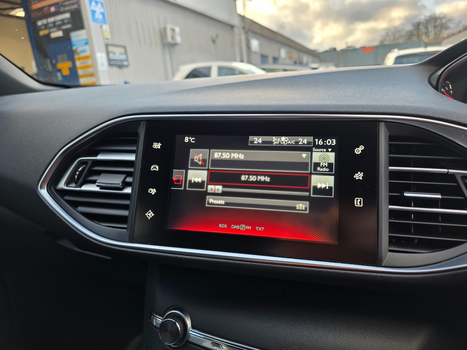 Used Peugeot 308 2017 for sale - 77233493: Photo 13