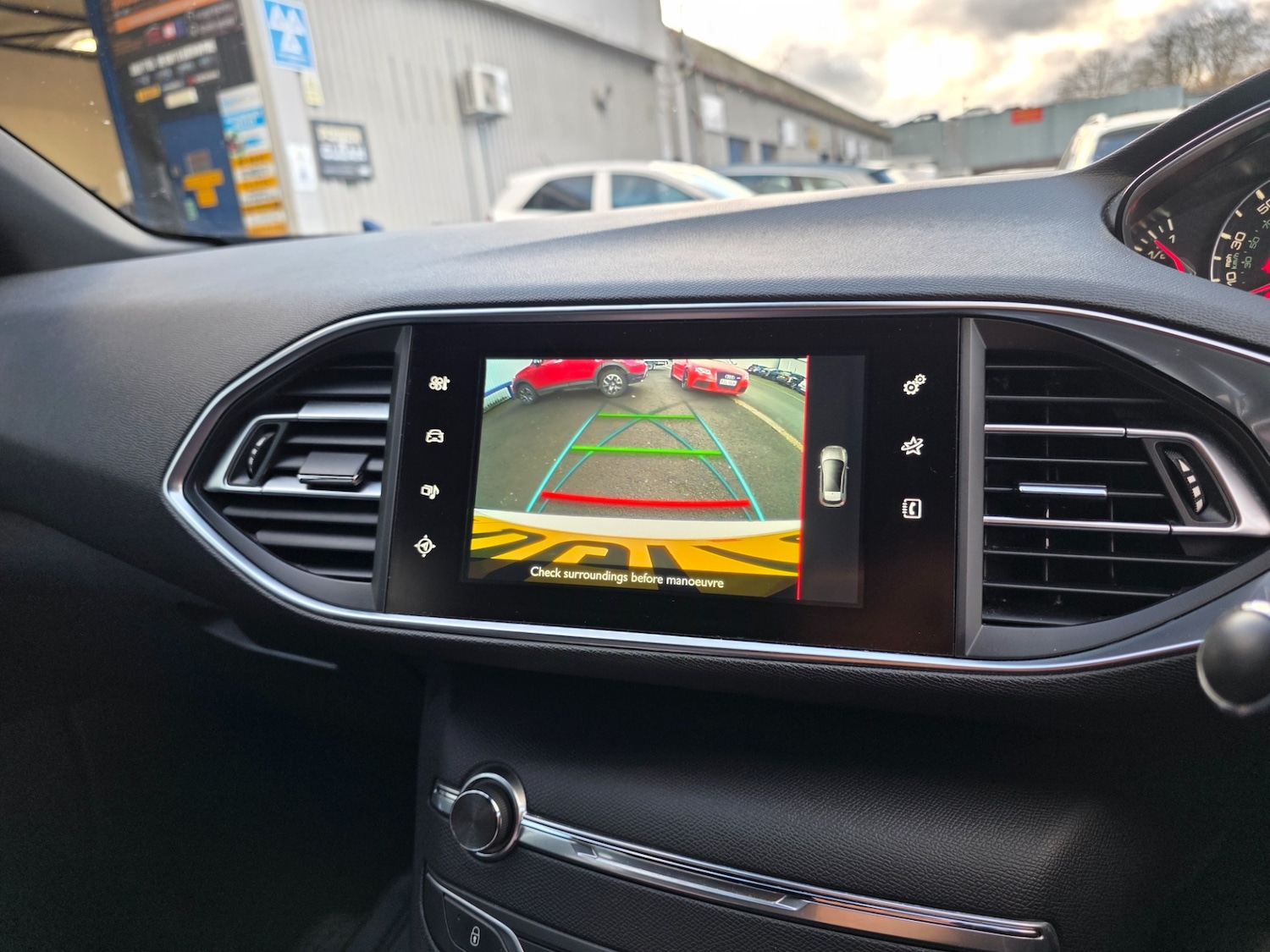 Used Peugeot 308 2017 for sale - 77233493: Photo 15