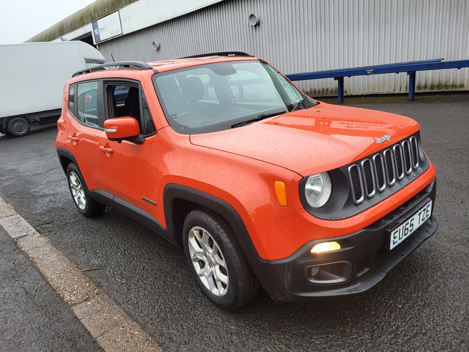 Used Jeep Renegade 2015 for sale - 77106763: Photo 2