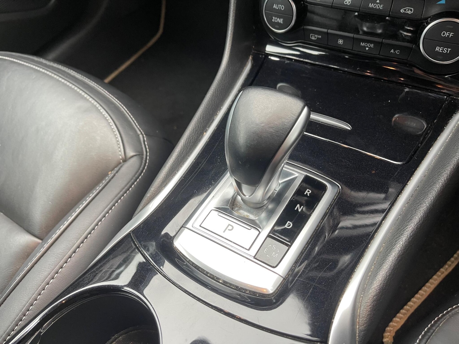 Used Infiniti Q30 2015 for sale - 76514488: Photo 24