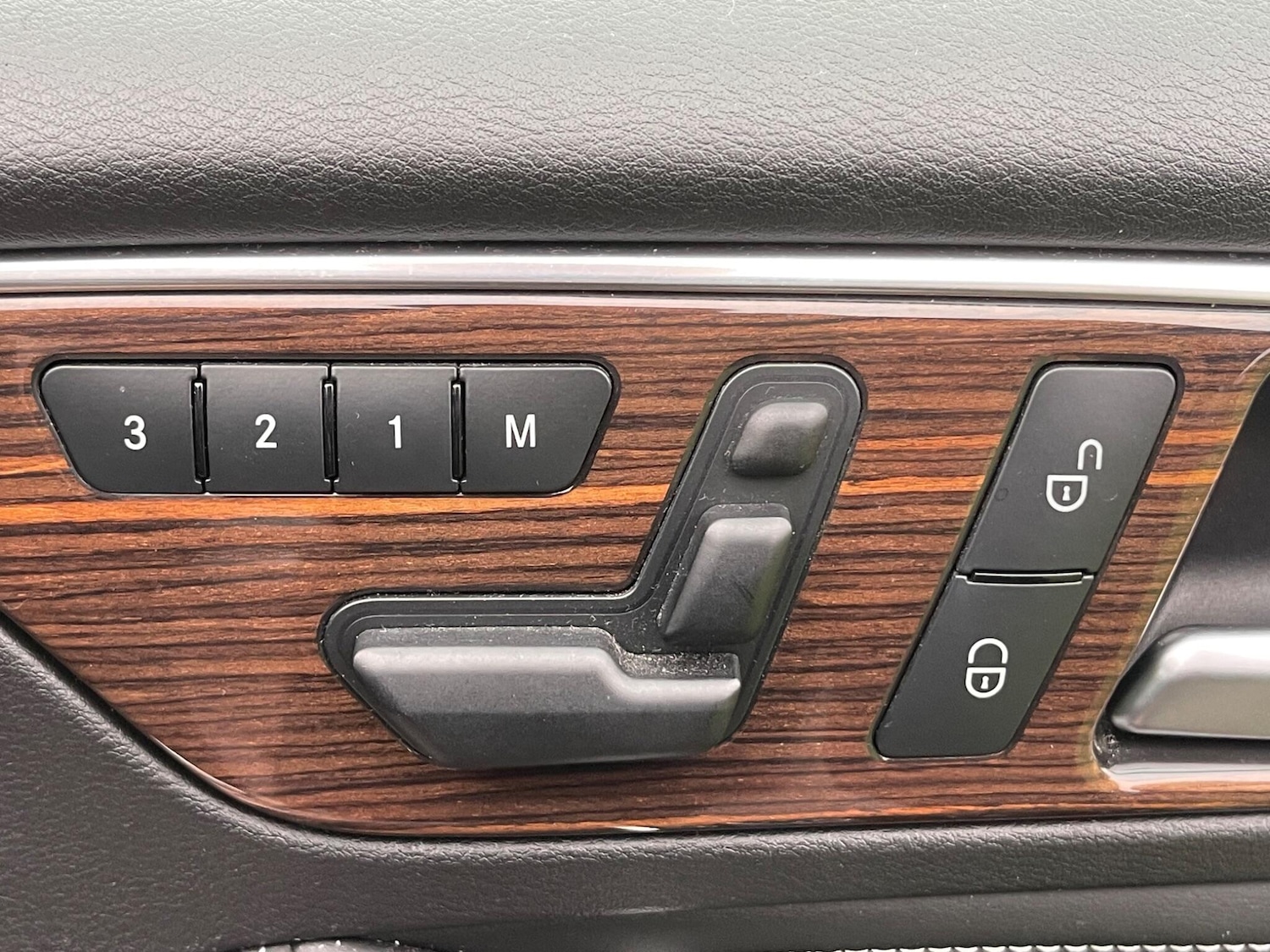 Used Infiniti Q30 2015 for sale - 76514488: Photo 31