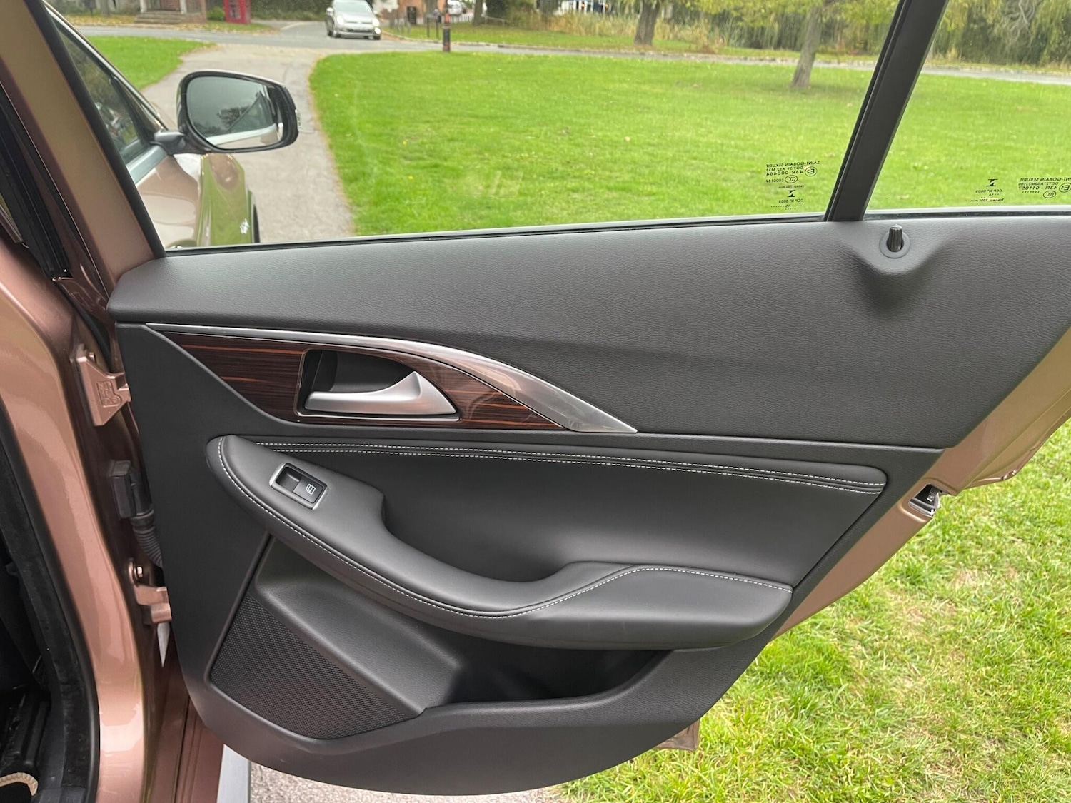 Used Infiniti Q30 2015 for sale - 76514488: Photo 35