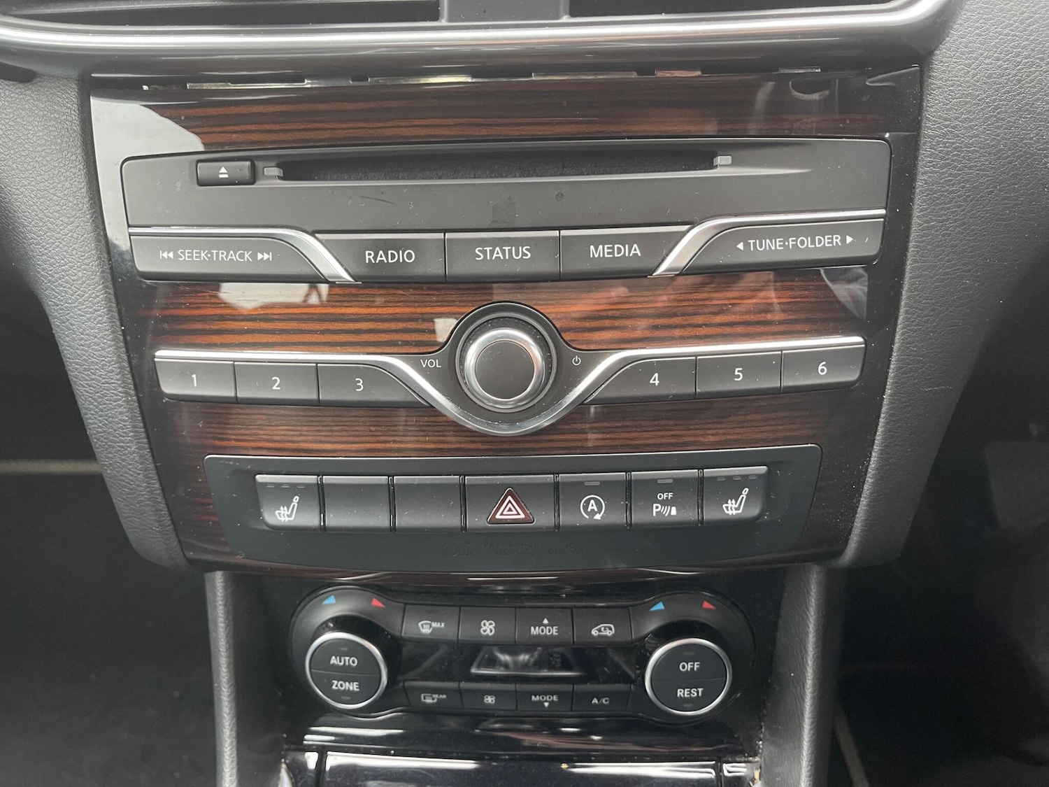 Used Infiniti Q30 2015 for sale - 76514488: Photo 39