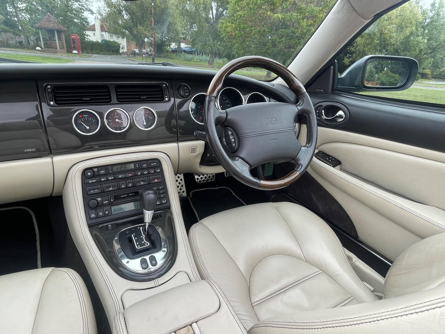 Used Jaguar XKR 2006 for sale - 76514483: Photo 29