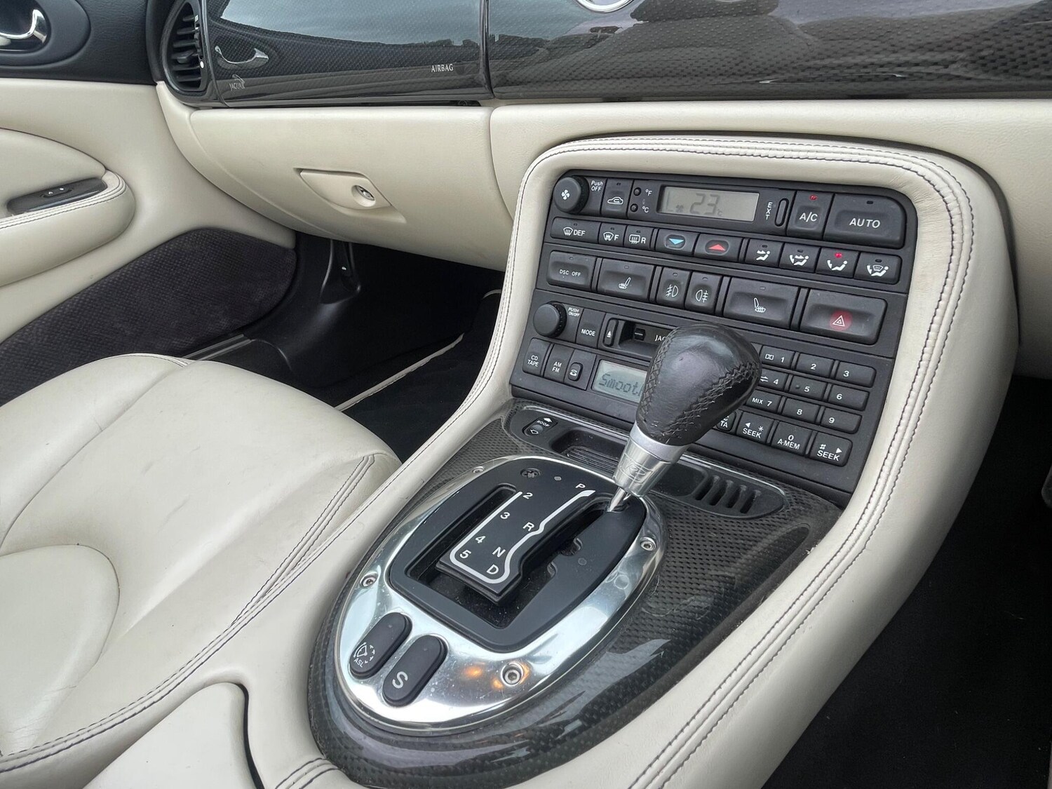 Used Jaguar XKR 2006 for sale - 76514483: Photo 32