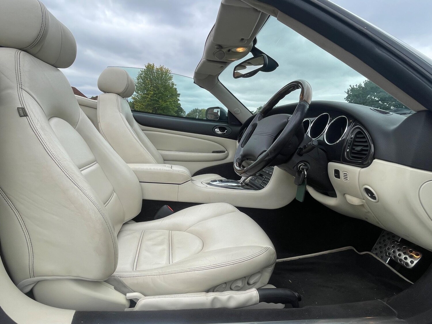 Used Jaguar XKR 2006 for sale - 76514483: Photo 34