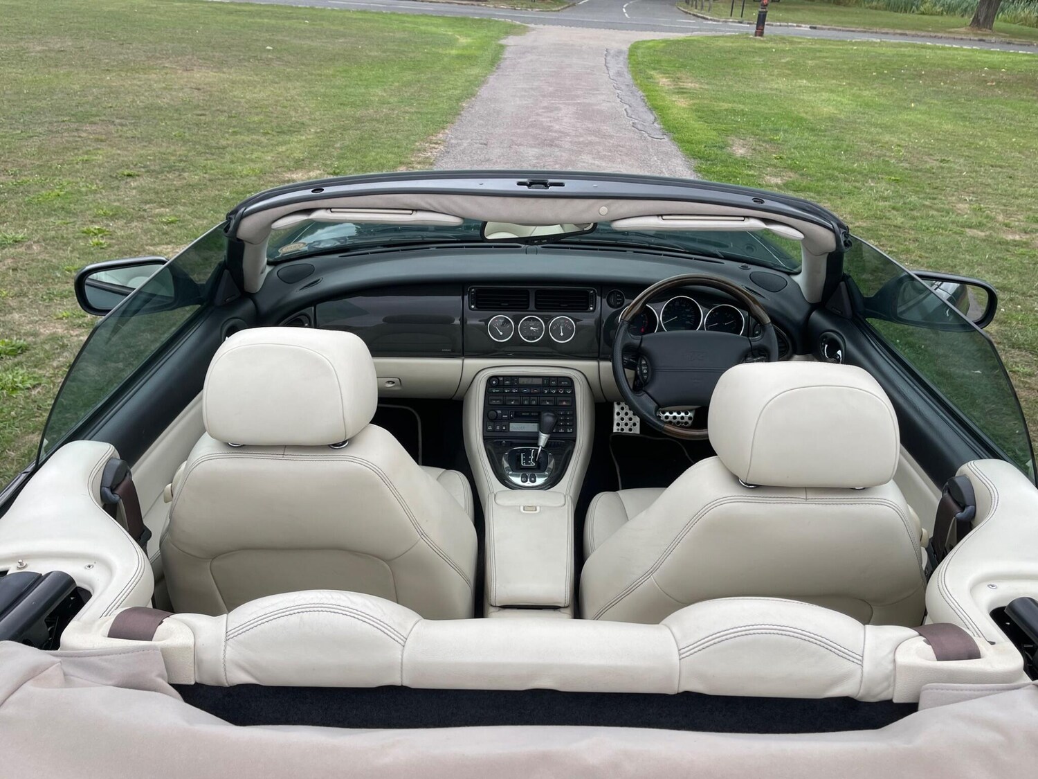 Used Jaguar XKR 2006 for sale - 76514483: Photo 42