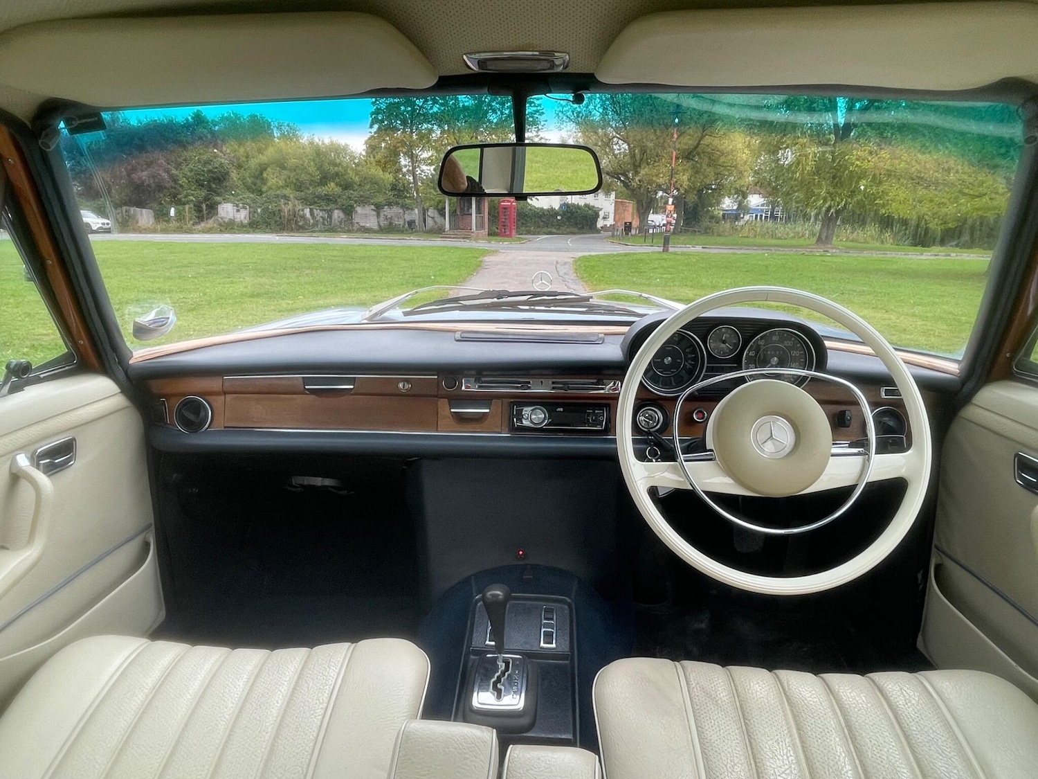 Used Mercedes-Benz 280 1972 for sale - 76514485: Photo 25