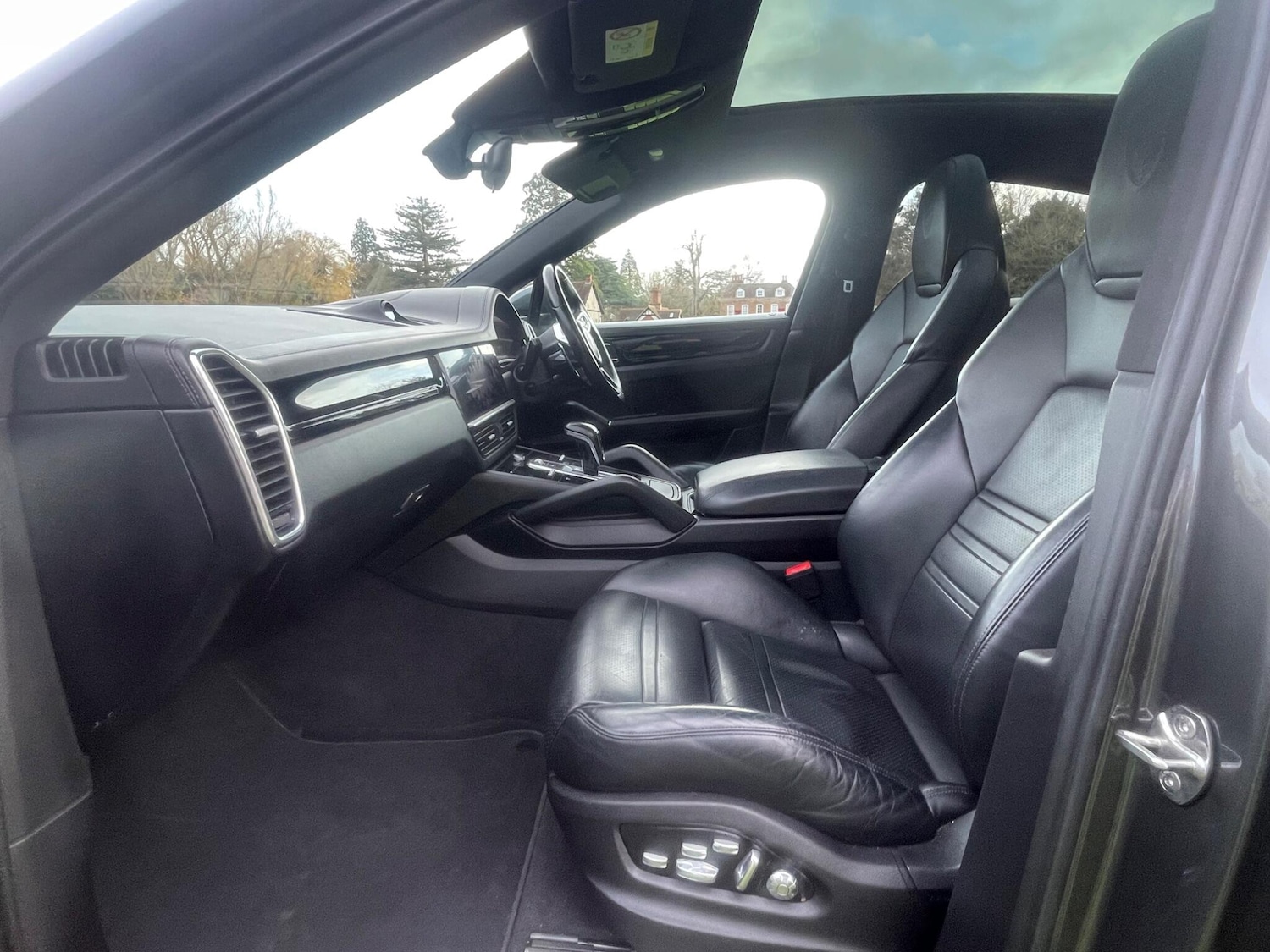 Used Porsche Cayenne 2019 for sale - 76850042: Photo 31