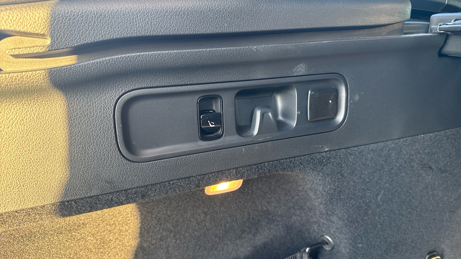 Used Mercedes-Benz GLC 2024 for sale - 77077245: Photo 30