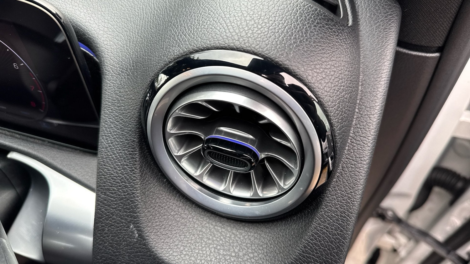 Used Mercedes-Benz GLB 2024 for sale - 77035742: Photo 34