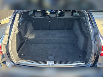 Used Mercedes-Benz E Class 2023 for sale - 76464402: Photo