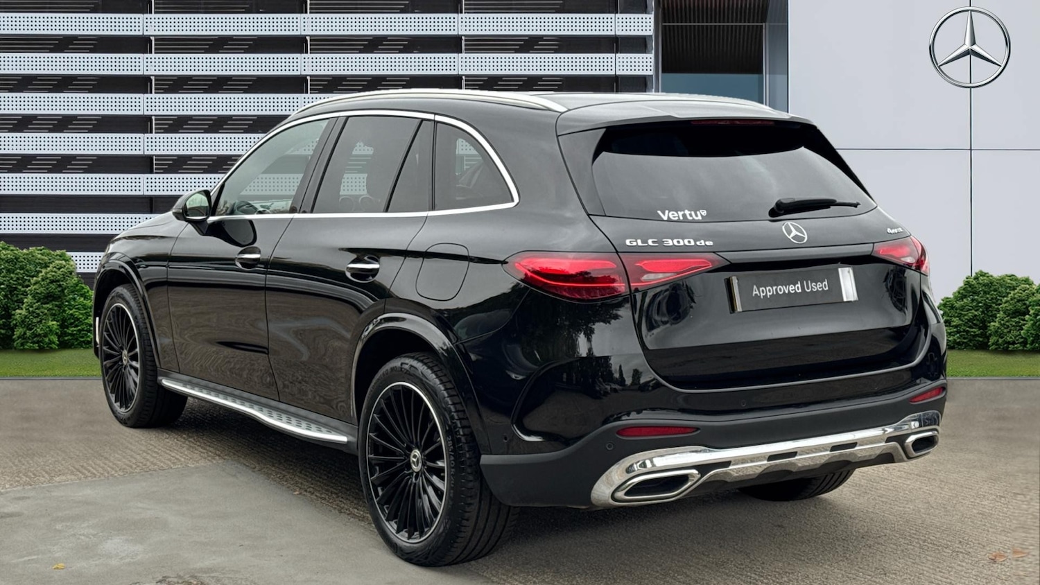 Used Mercedes-Benz GLC 2023 for sale - 76243529: Photo 2