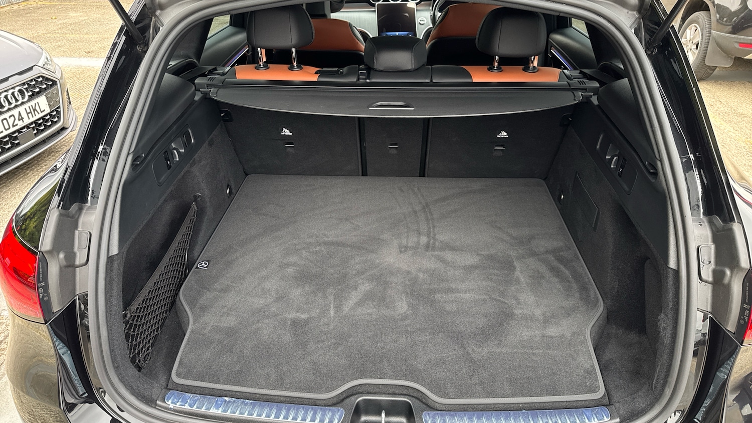 Used Mercedes-Benz GLC 2023 for sale - 76243529: Photo 4
